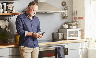 man with diabetes texting